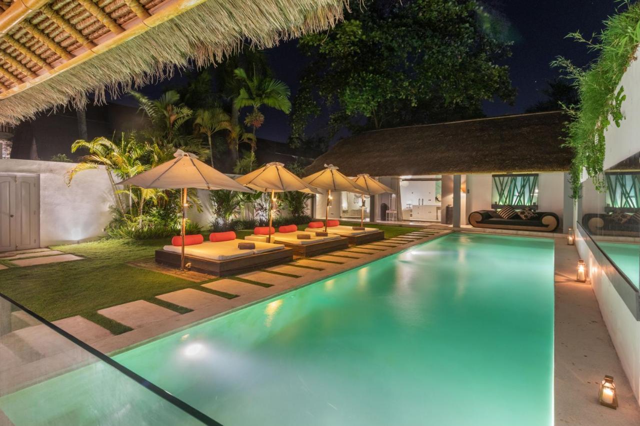 Saga Villas Ultra Seminyak Esterno foto